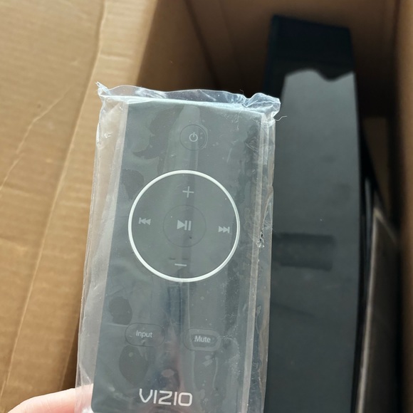 NEW VIZIO HD Audio Dock with Subwoofer - Picture 5 of 6